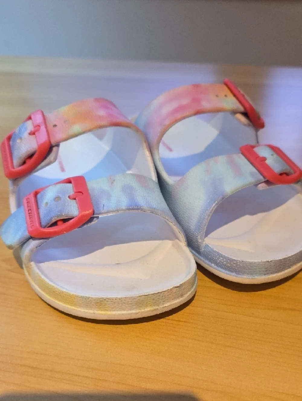 Skechers Kids Tie-Dye Slide Sandals with Coral Buckles‎